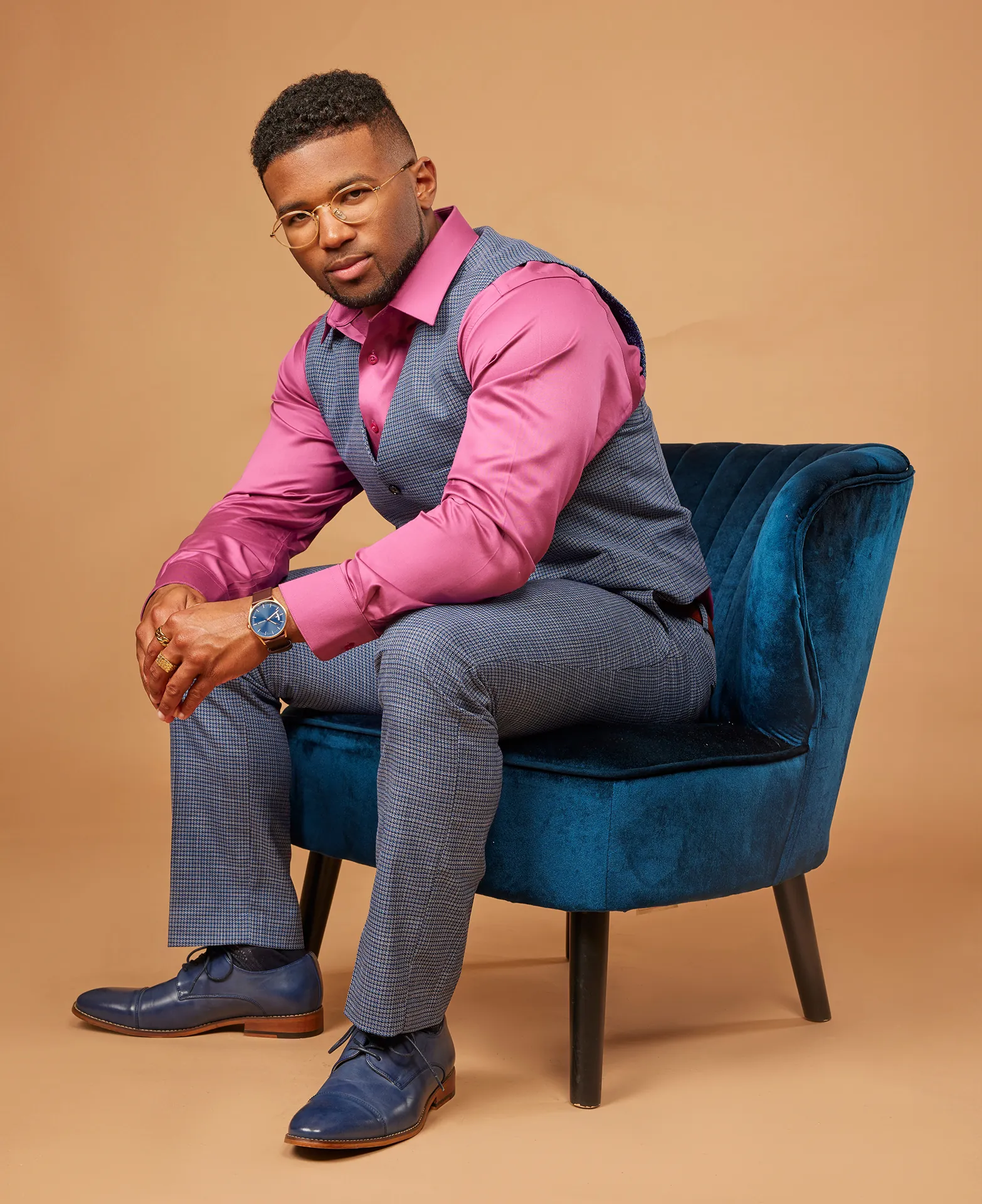 A picture of kashami sitting